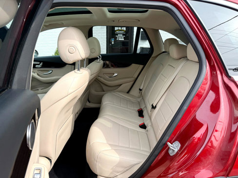 Used 2020 Mercedes-Benz GLC 300 4MATIC image 19