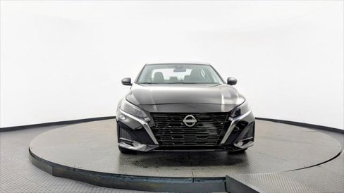 Used 2025 Nissan Altima 2.5 SV image 12