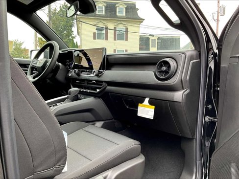 New 2026 Chevrolet Colorado W/T image 10