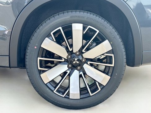 New 2025 Mitsubishi Outlander SEL image 36