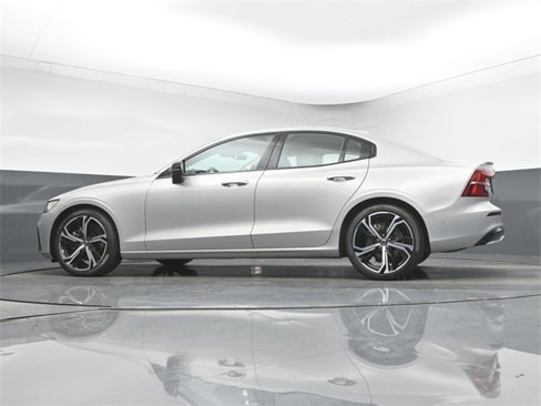 Used 2025 Volvo S60 B5 Plus w/ Protection Package Premier image 38