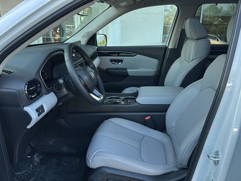 New 2025 Honda Pilot Touring image 8