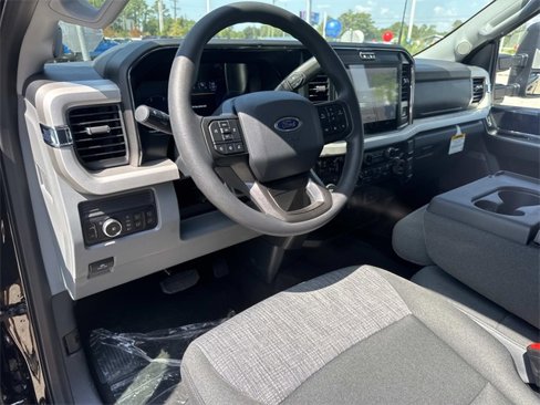 New 2025 Ford F250 XLT w/ Black Appearance Package image 9