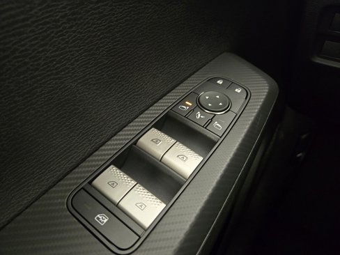 New 2025 Mitsubishi Outlander SE image 31