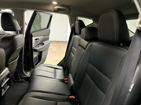 Used 2023 Nissan Murano SV image 39