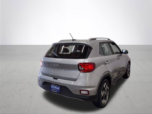 Used 2023 Hyundai Venue SEL image 13