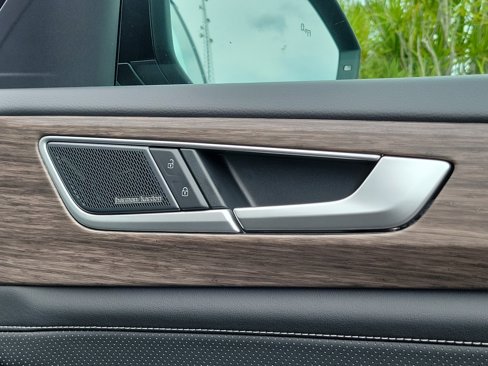 New 2026 Volkswagen Atlas SEL Premium R-Line image 9