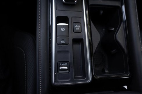 Used 2024 Nissan Pathfinder SV image 38