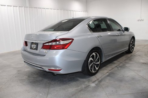 Used 2017 Honda Accord EX-L image 9