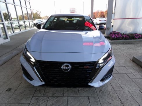 New 2025 Nissan Altima 2.5 SR image 2