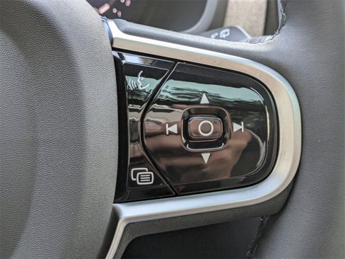 New 2026 Volvo XC90 B6 Plus w/ Protection Package Premier image 28