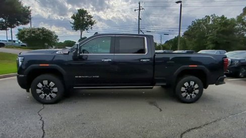 New 2025 GMC Sierra 2500 Denali w/ Denali Reserve Package image 5