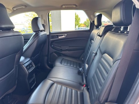 Used 2024 Ford Edge SEL image 7