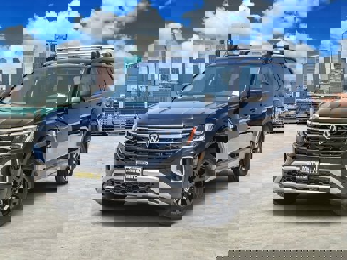 New 2025 Volkswagen Atlas Peak Edition SE image 1