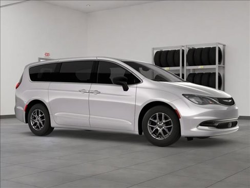 New 2026 Chrysler Voyager LX image 7