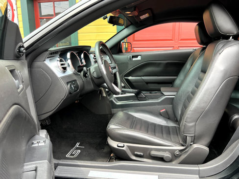 Used 2005 Ford Mustang GT Premium image 14