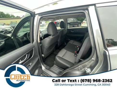 Used 2017 Nissan Rogue SV image 17