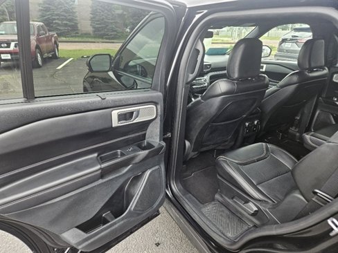Used 2020 Ford Explorer ST image 11