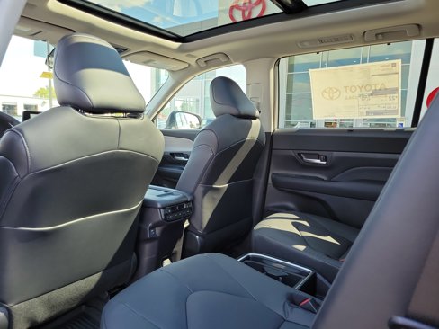 New 2026 Toyota Grand Highlander Platinum image 14