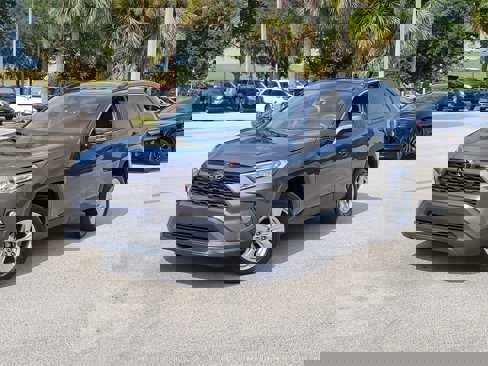 Used 2021 Toyota RAV4 XLE image 1