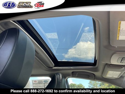 Used 2021 Toyota Camry SE w/ Cold Weather Package image 17