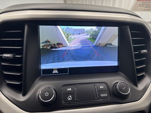 Used 2023 GMC Acadia SLT image 27