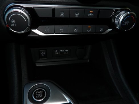 Certified 2025 Nissan Sentra SV image 27