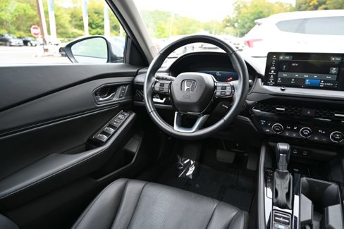 Used 2024 Honda Accord Touring image 11