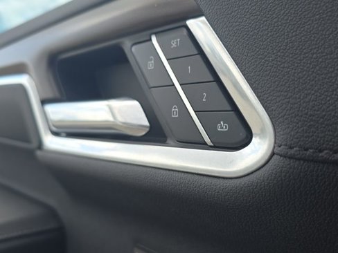 Used 2025 Chevrolet Silverado 1500 High Country w/ Technology Package image 24