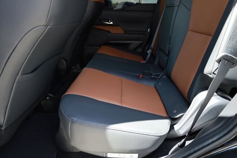 Used 2025 Lexus GX 550 w/ Accessory Package (Z1) image 18