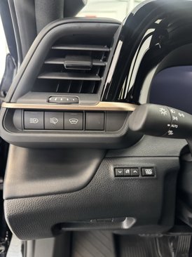 Used 2025 Toyota Crown Signia image 15