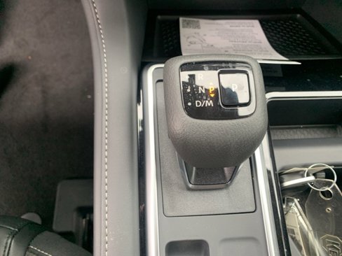 New 2025 Nissan Pathfinder SL image 12