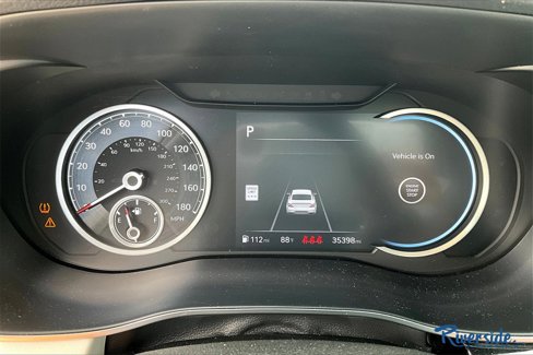 Used 2024 Genesis G70 2.5T image 8