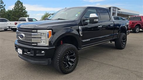 Used 2017 Ford F250 Platinum w/ Platinum Ultimate Package image 4