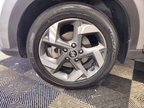 Used 2023 Hyundai Venue SEL image 5