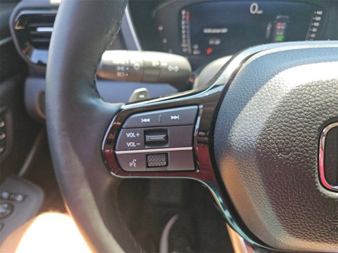 Used 2025 Honda Pilot Elite image 24