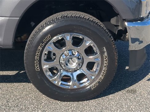 Used 2022 Ford F250 Lariat w/ Chrome Package image 26