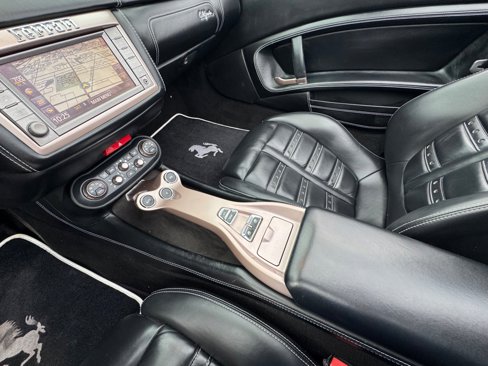 Used 2014 Ferrari California image 25
