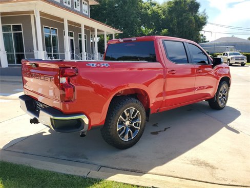 Used 2024 Chevrolet Silverado 1500 LT image 9