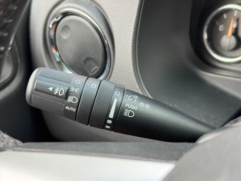 Used 2017 Jeep Compass Latitude image 13