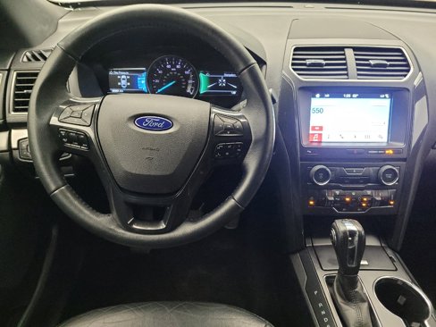 Used 2018 Ford Explorer XLT w/ Equipment Group 202A image 22