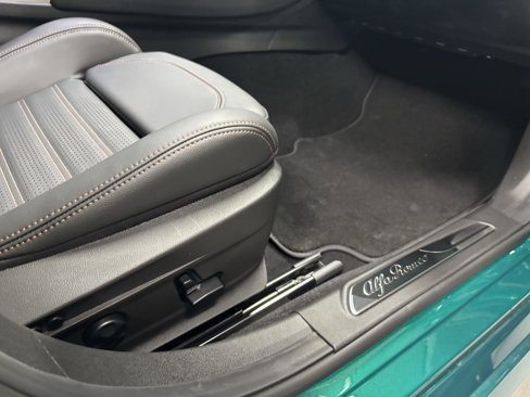 New 2025 Alfa Romeo Giulia AWD w/ Driving Assist Package image 11
