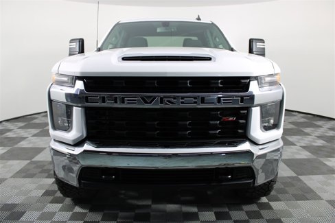 Used 2023 Chevrolet Silverado 2500 LT image 2