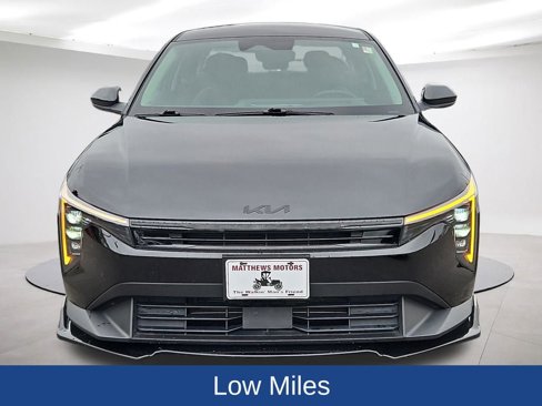 Used 2025 Kia K4 EX image 2