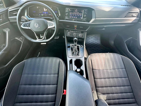 Used 2024 Volkswagen Jetta Sport image 6