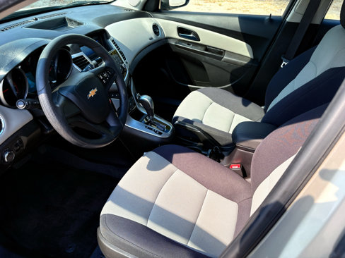 Used 2014 Chevrolet Cruze LS image 32