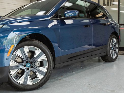 Used 2024 BMW iX xDrive50 w/ Premium Package image 13