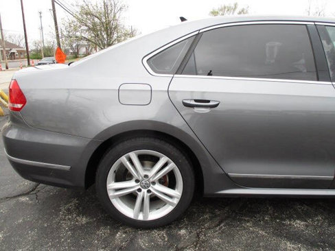 Used 2015 Volkswagen Passat TDI SEL Premium image 12