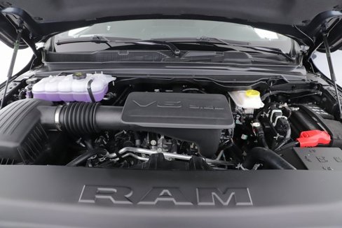 New 2025 RAM 1500 4x4 Crew Cab image 15
