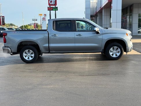 Used 2025 Chevrolet Silverado 1500 LT image 2